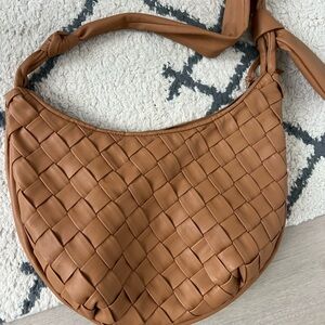 Elegant Tan Woven Women's Bag